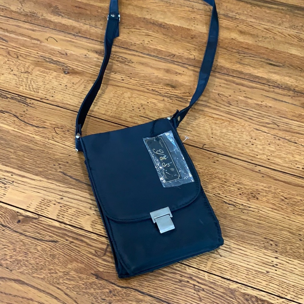 Y&S vintage original brand new black bag great for travel,grab and go. Crossbody